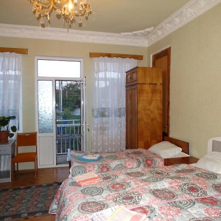 Friends House Ξενοδοχείο Κουτάισι Εξωτερικό φωτογραφία