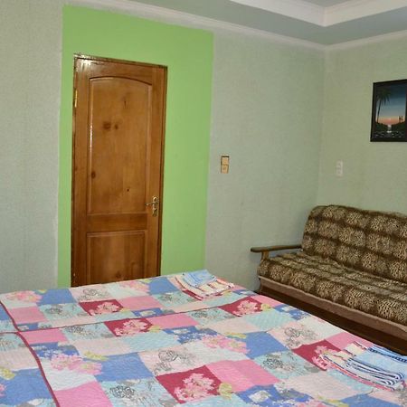 Friends House Ξενοδοχείο Κουτάισι Εξωτερικό φωτογραφία