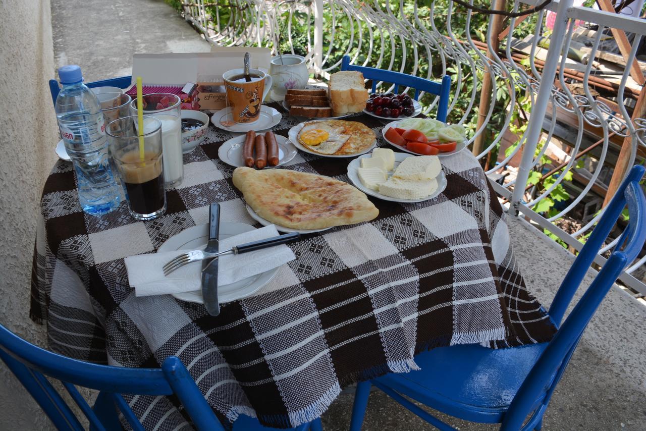 Friends House Ξενοδοχείο Κουτάισι Εξωτερικό φωτογραφία