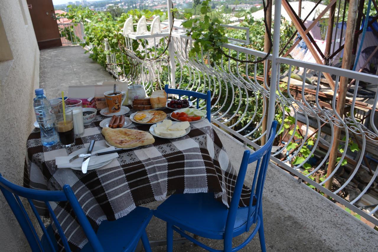 Friends House Ξενοδοχείο Κουτάισι Εξωτερικό φωτογραφία
