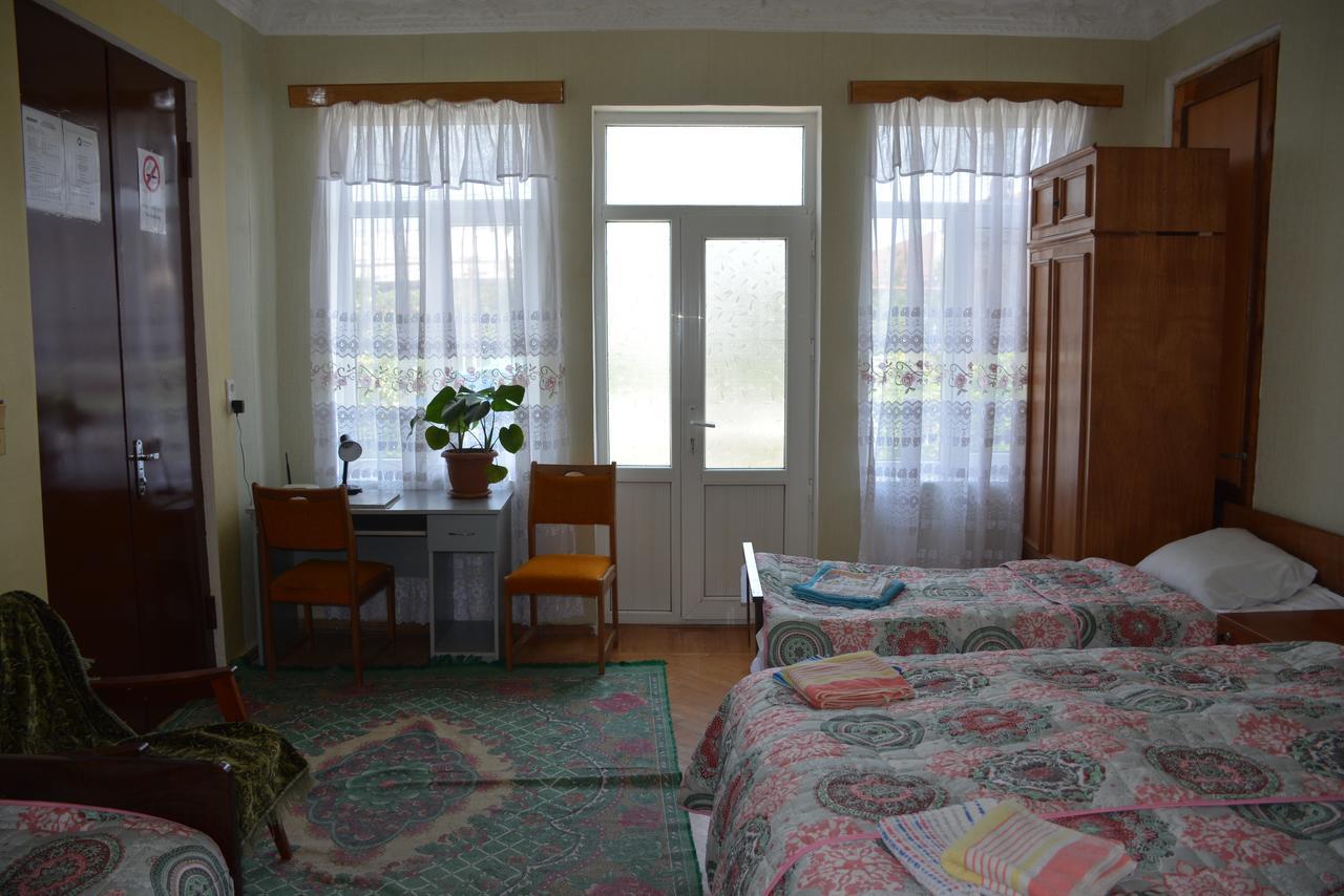 Friends House Ξενοδοχείο Κουτάισι Εξωτερικό φωτογραφία