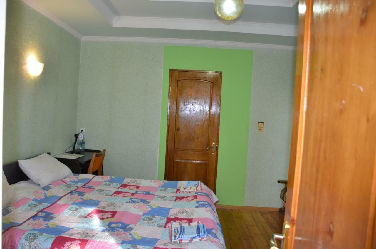Friends House Ξενοδοχείο Κουτάισι Εξωτερικό φωτογραφία